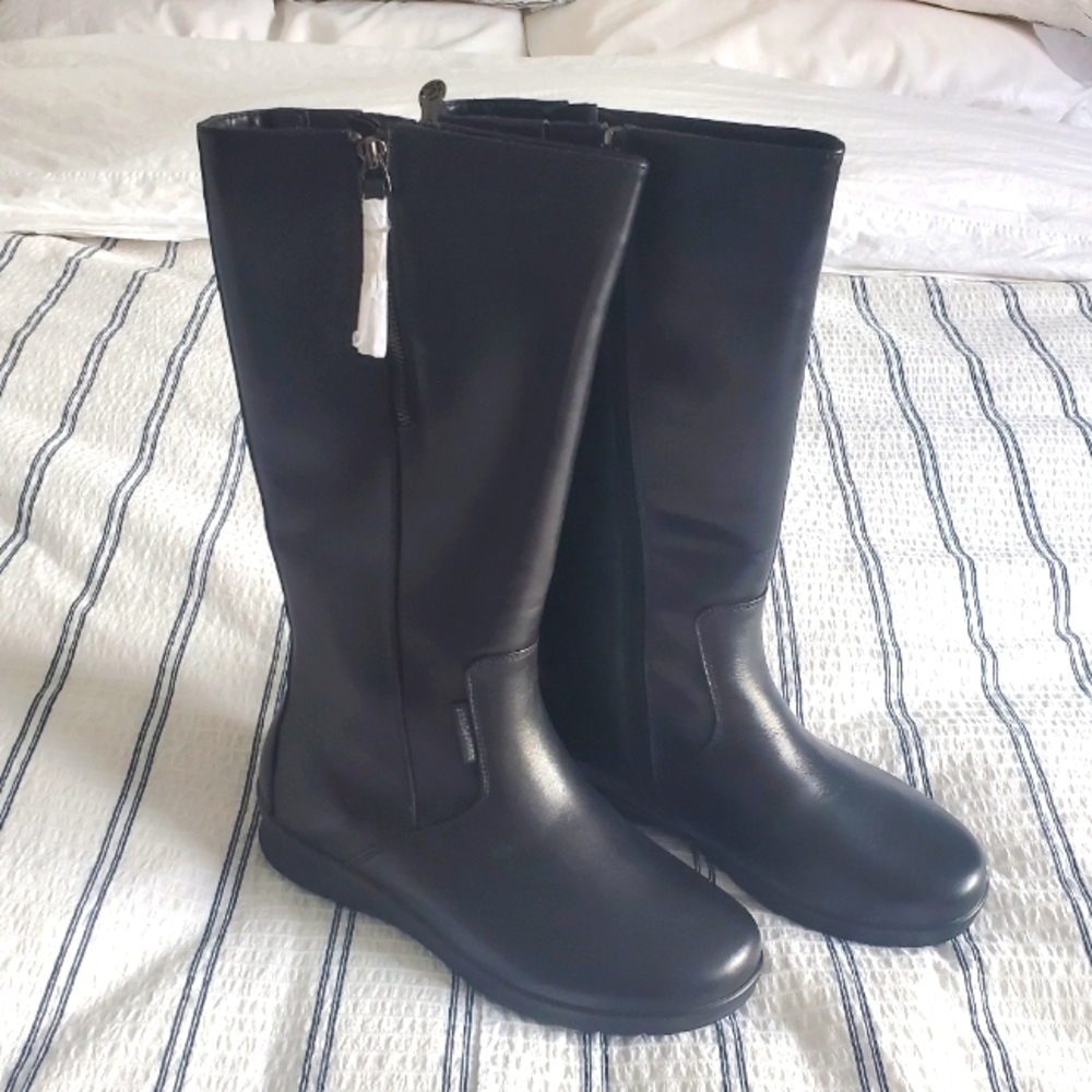 NEW Blondo Farrah boots
